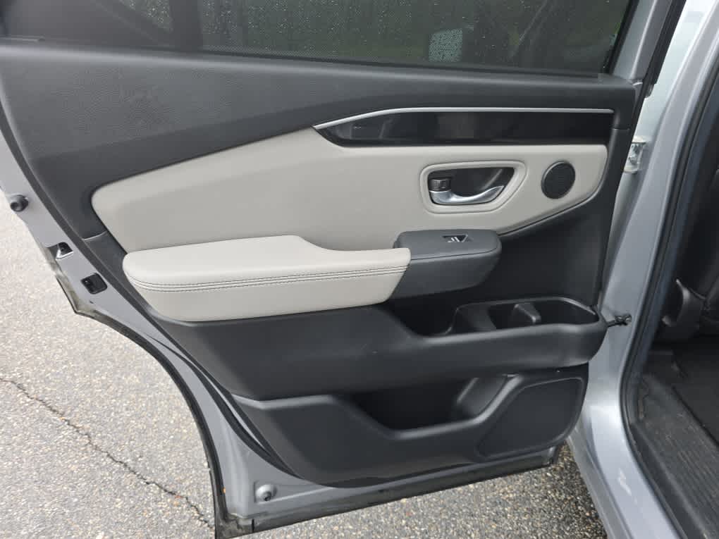 2025 Honda Pilot EX-L - Photo 12