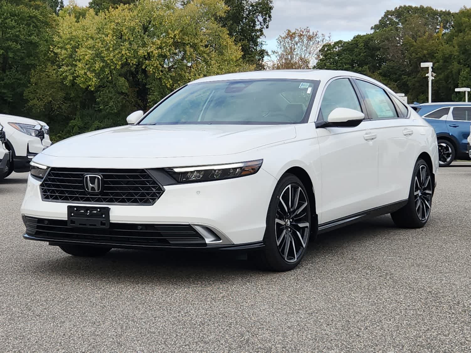 2025 Honda Accord Hybrid Touring's photo