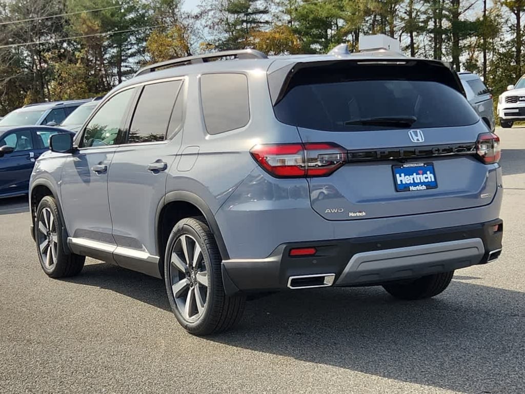 New 2025 Honda Pilot Touring SUV