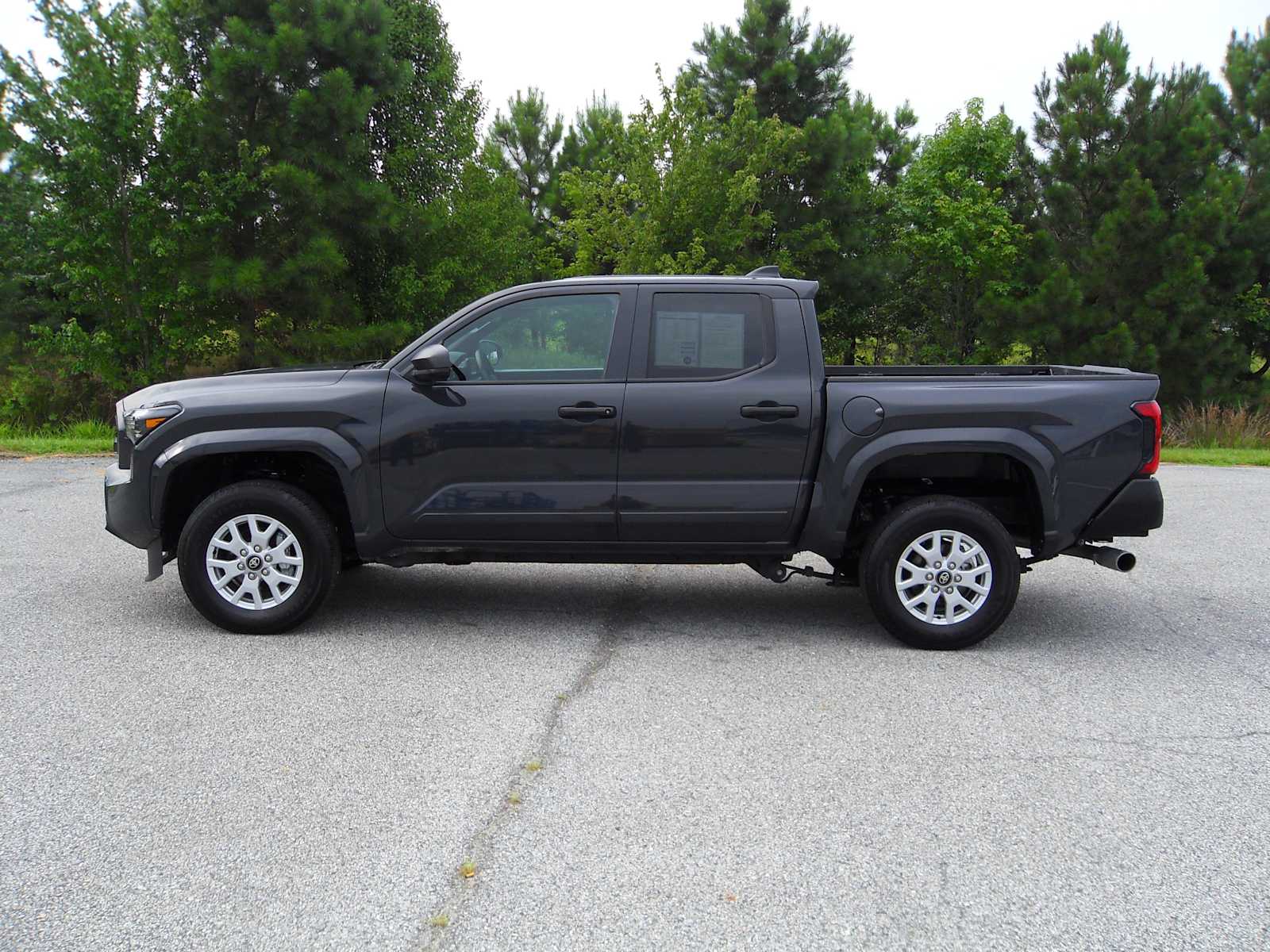 2024 Toyota Tacoma SR Double Cab photo 2
