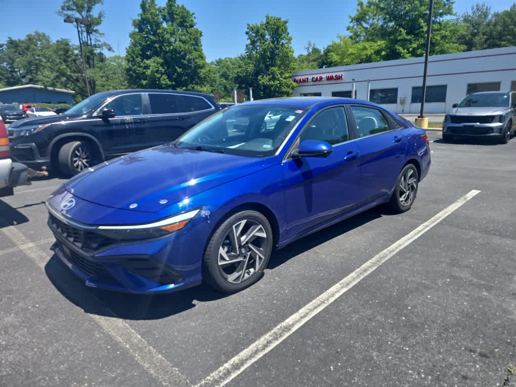 2024 Hyundai Elantra 2.0 Limited IVT's photo