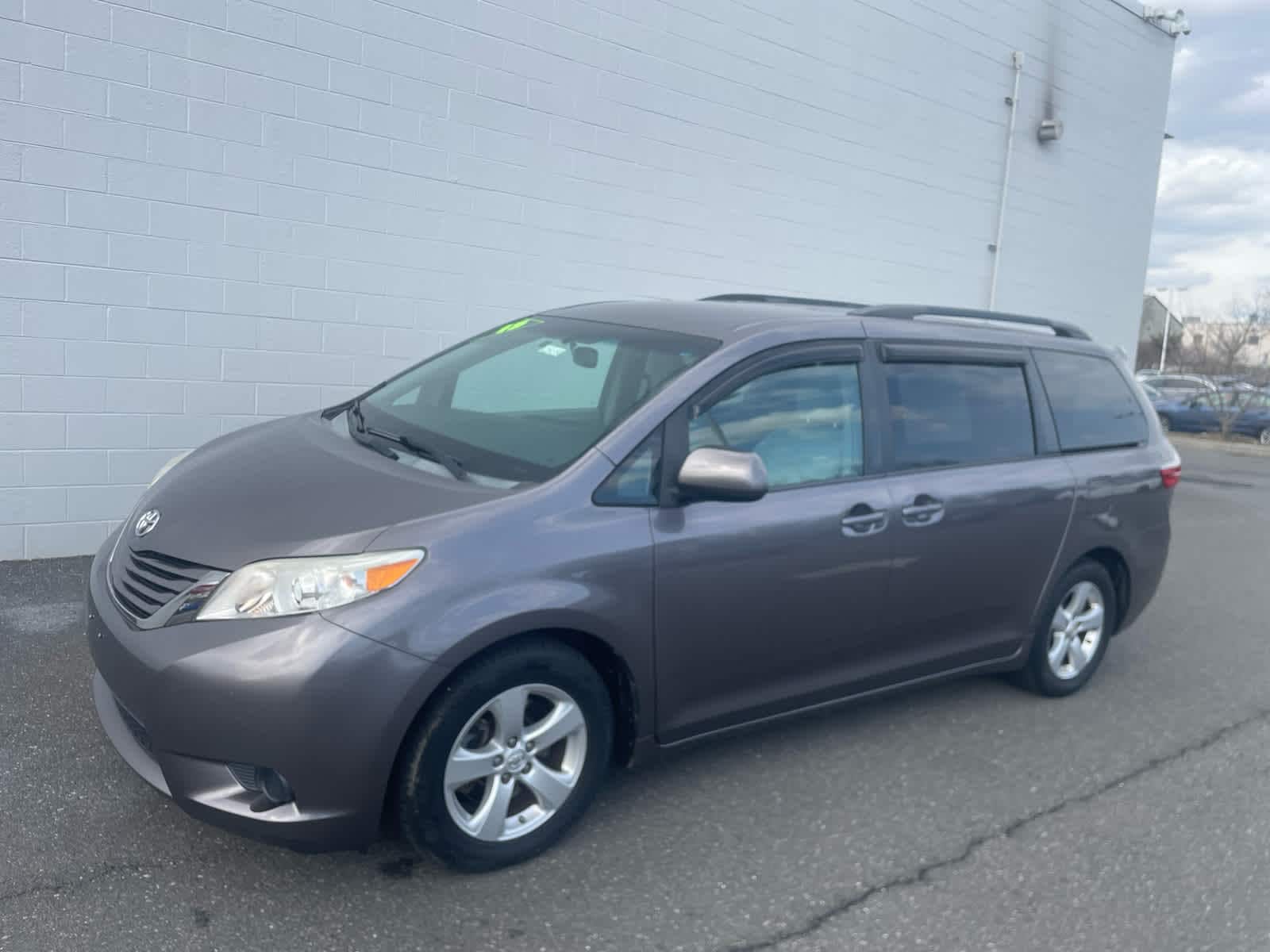 2015 Toyota Sienna LE 7-Passenger Auto Access Seat