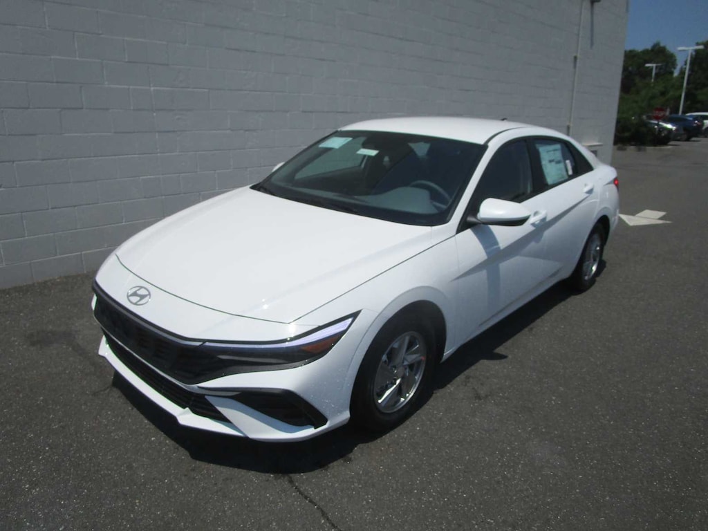 New 2026 Hyundai Elantra SE Sedan