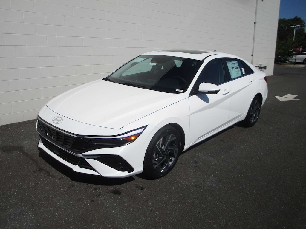New 2025 Hyundai Elantra Limited Sedan
