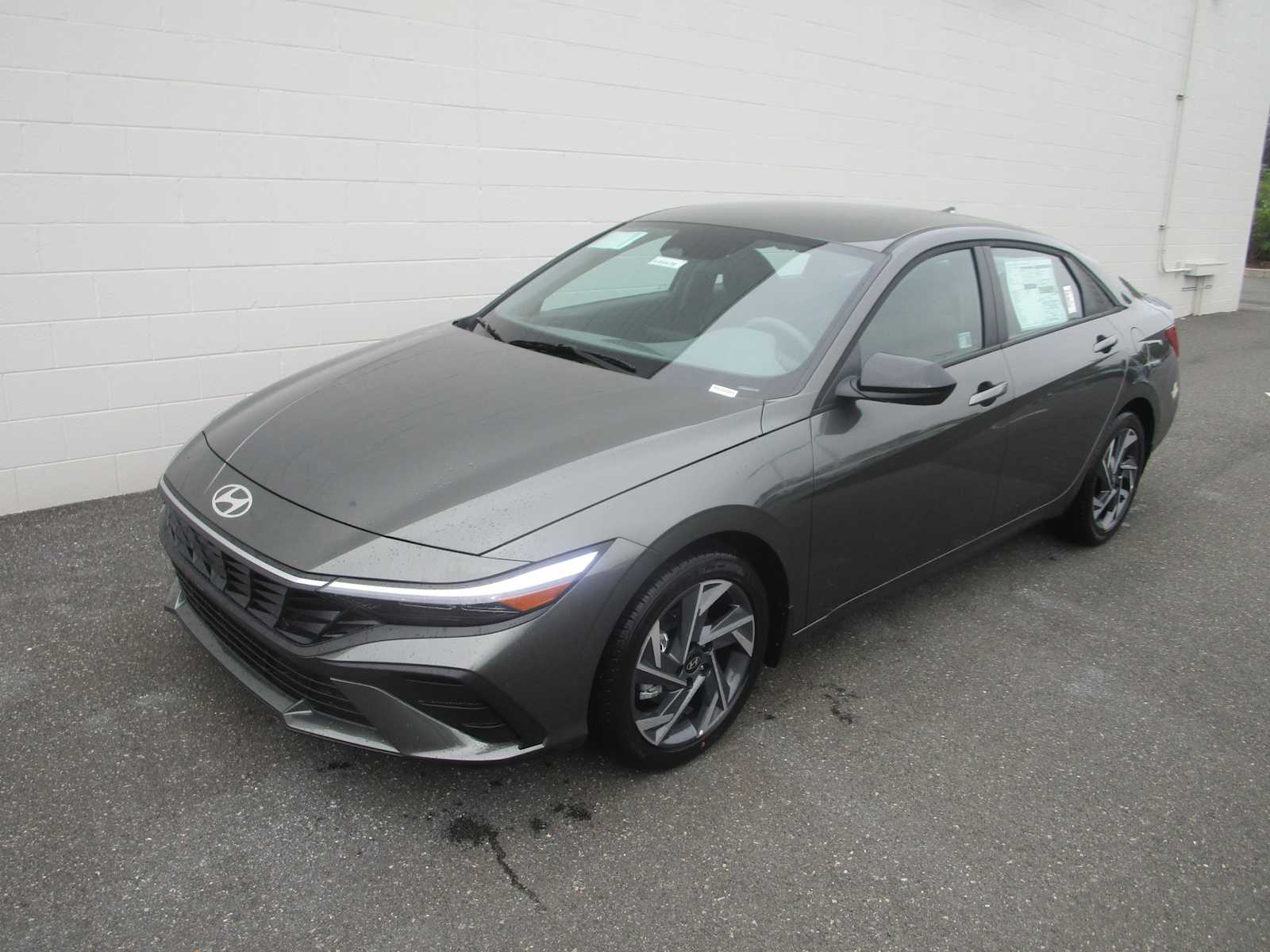 2025 Hyundai Elantra SEL's photo