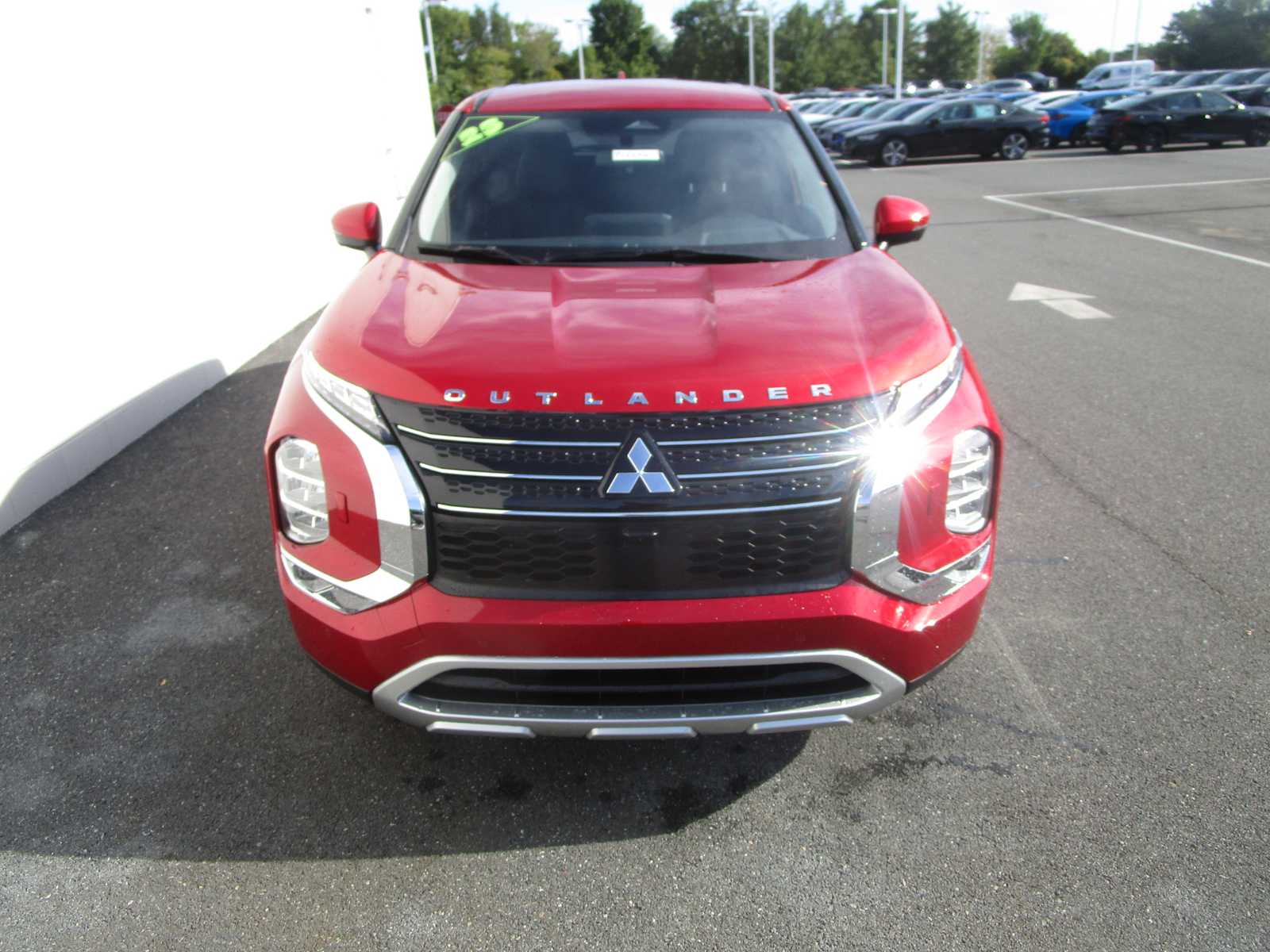 2023 Mitsubishi Outlander PHEV SE photo 2