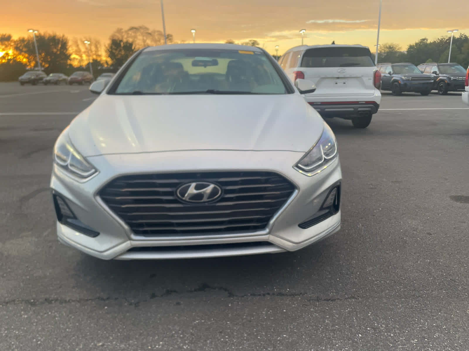 2019 Hyundai Sonata SE photo 2