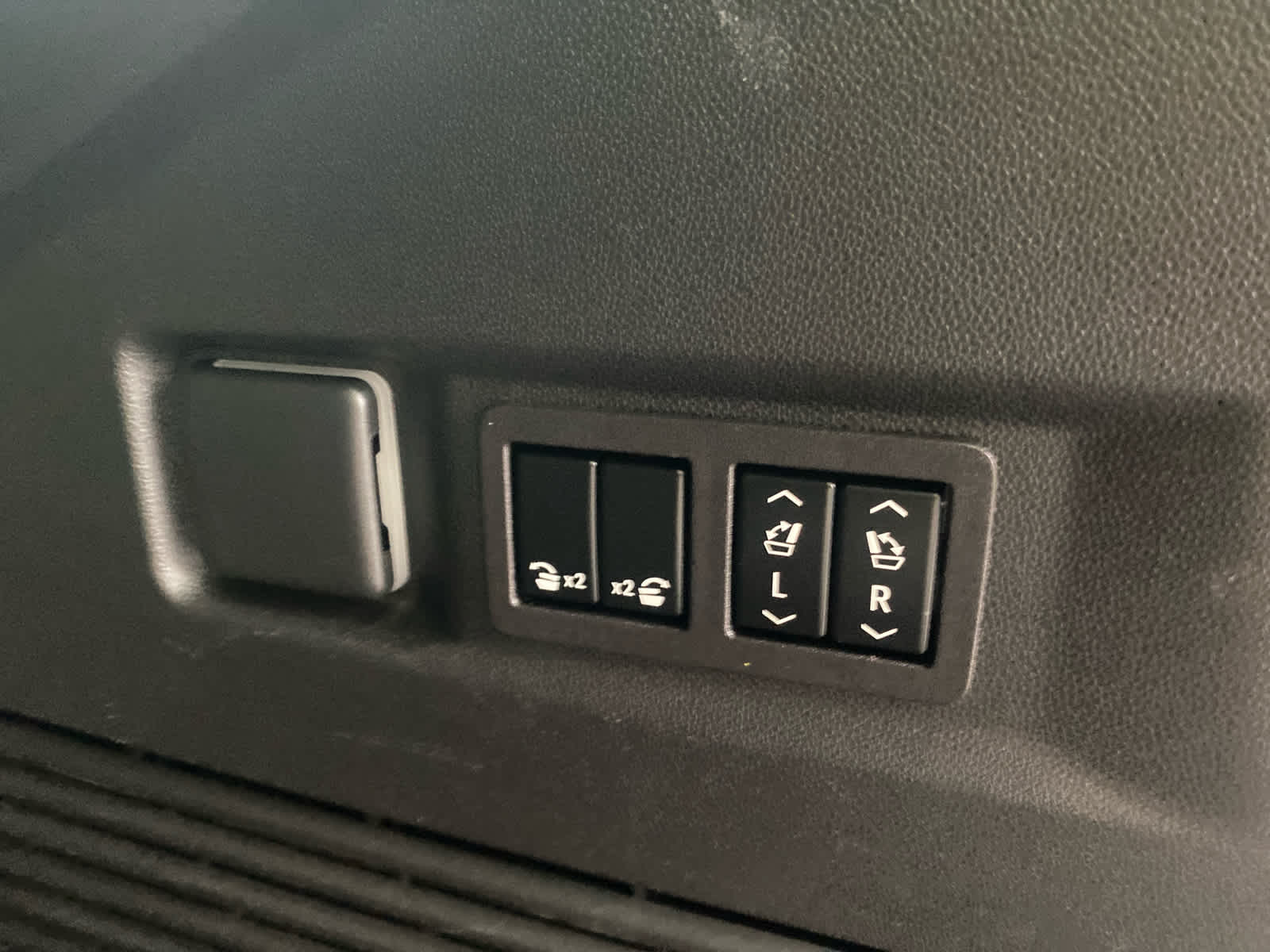 2023 Chevrolet Tahoe Premier - Photo 12