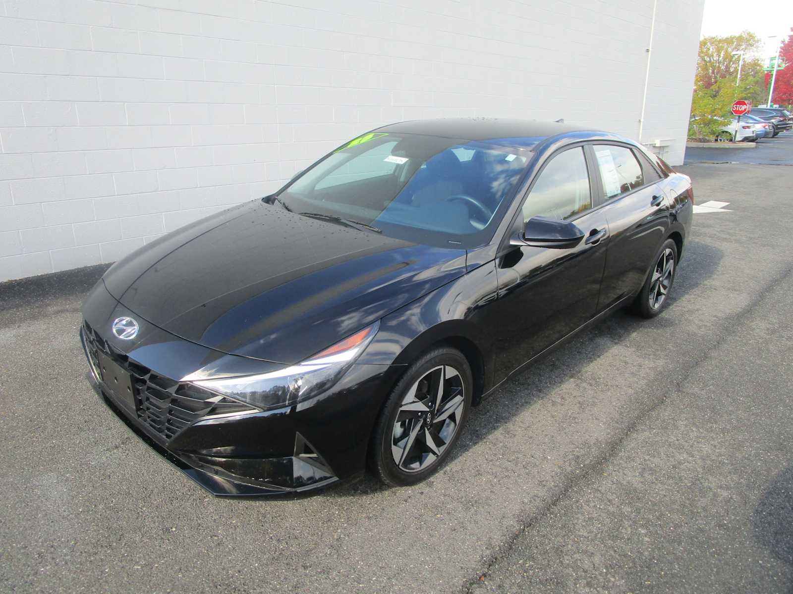 2023 Hyundai Elantra SEL photo 4