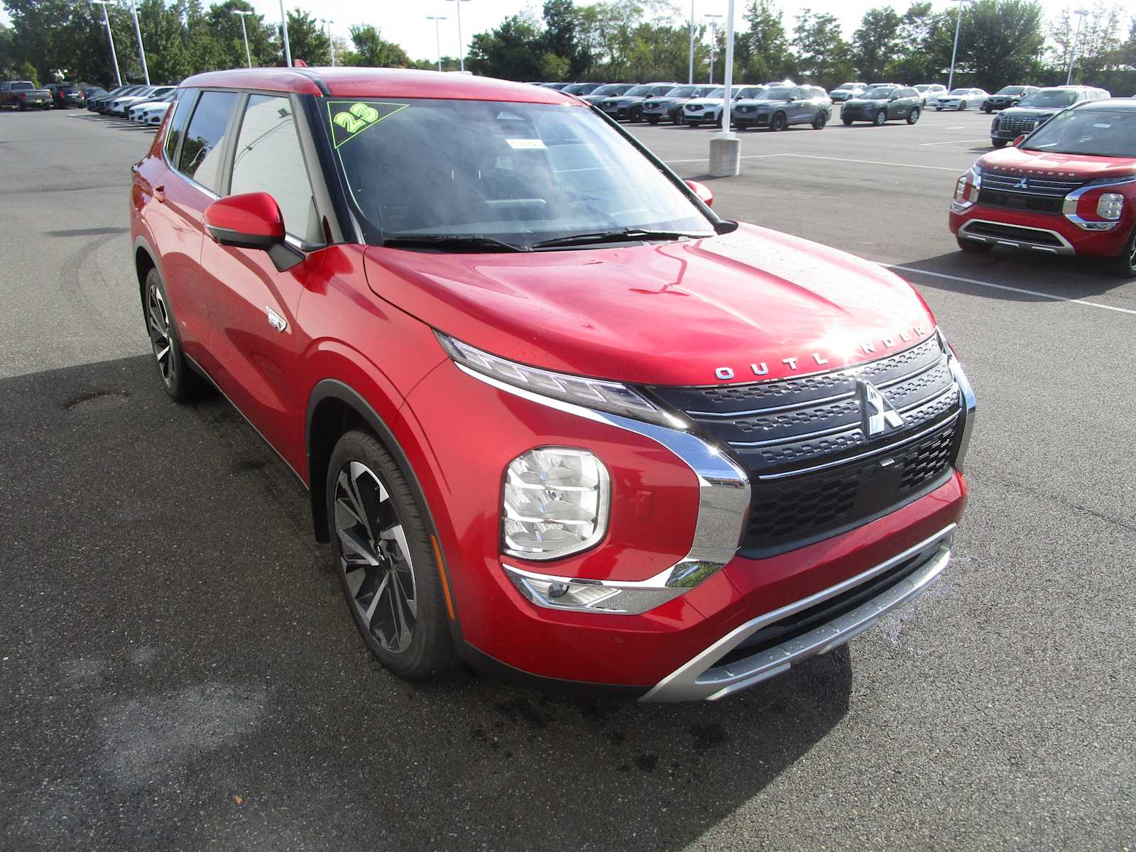 2023 Mitsubishi Outlander PHEV SE photo 3