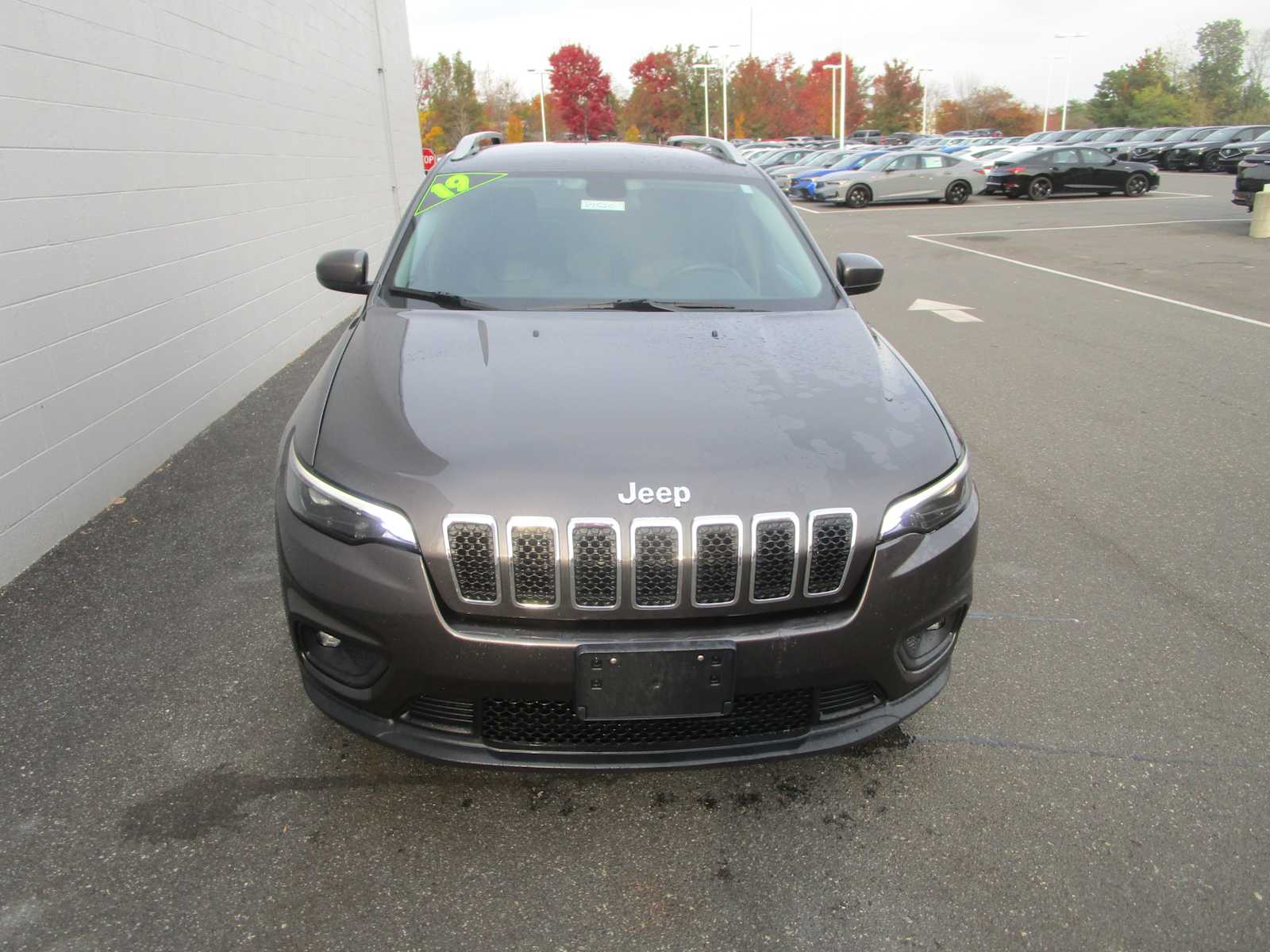 2019 Jeep Cherokee Latitude photo 2