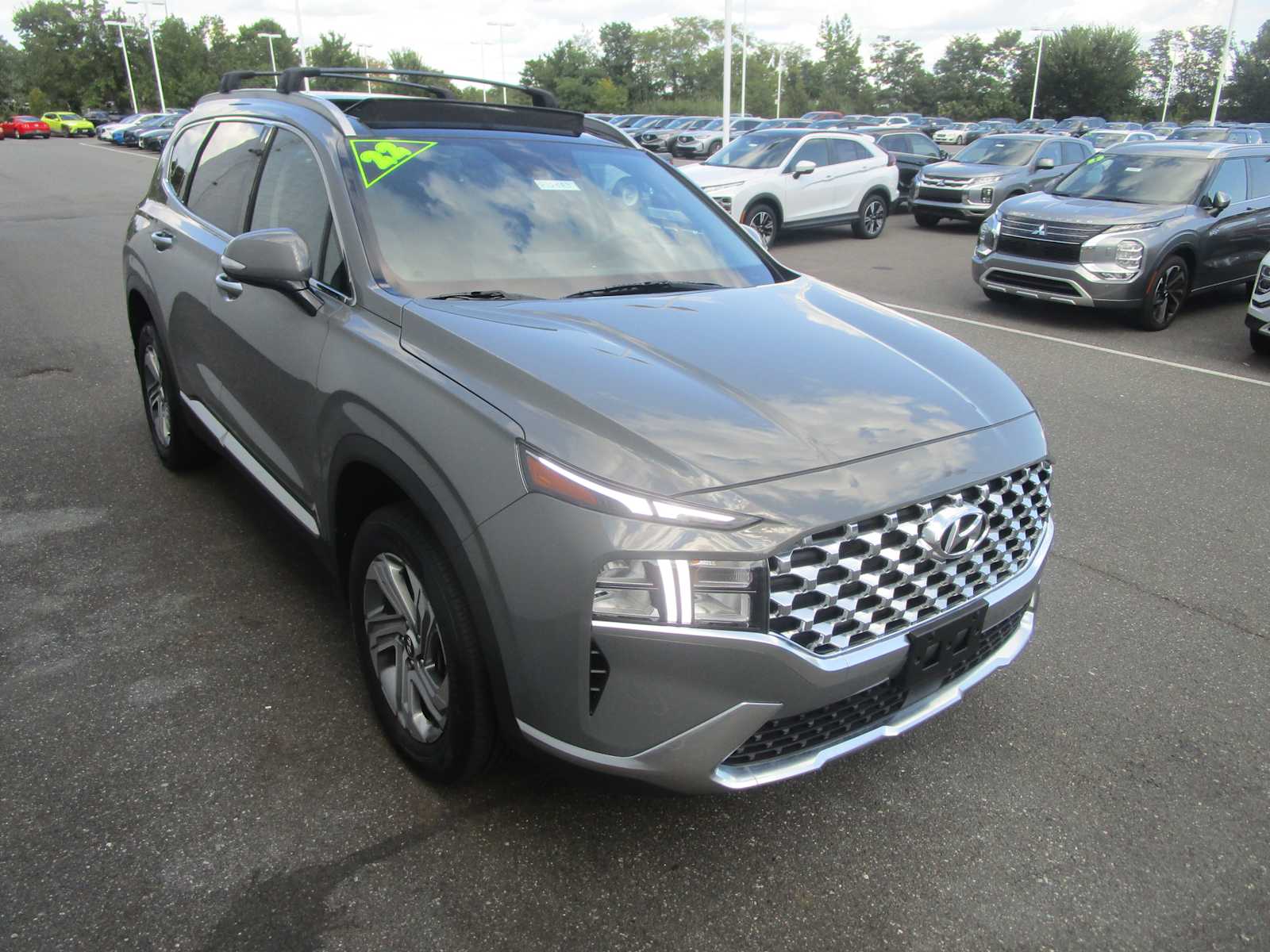 2022 Hyundai Santa Fe SEL Premium photo 3