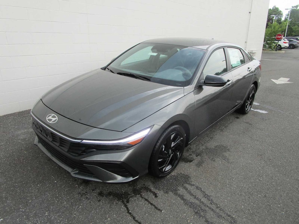 New 2026 Hyundai Elantra SEL SPORT SULEV SDN Sedan