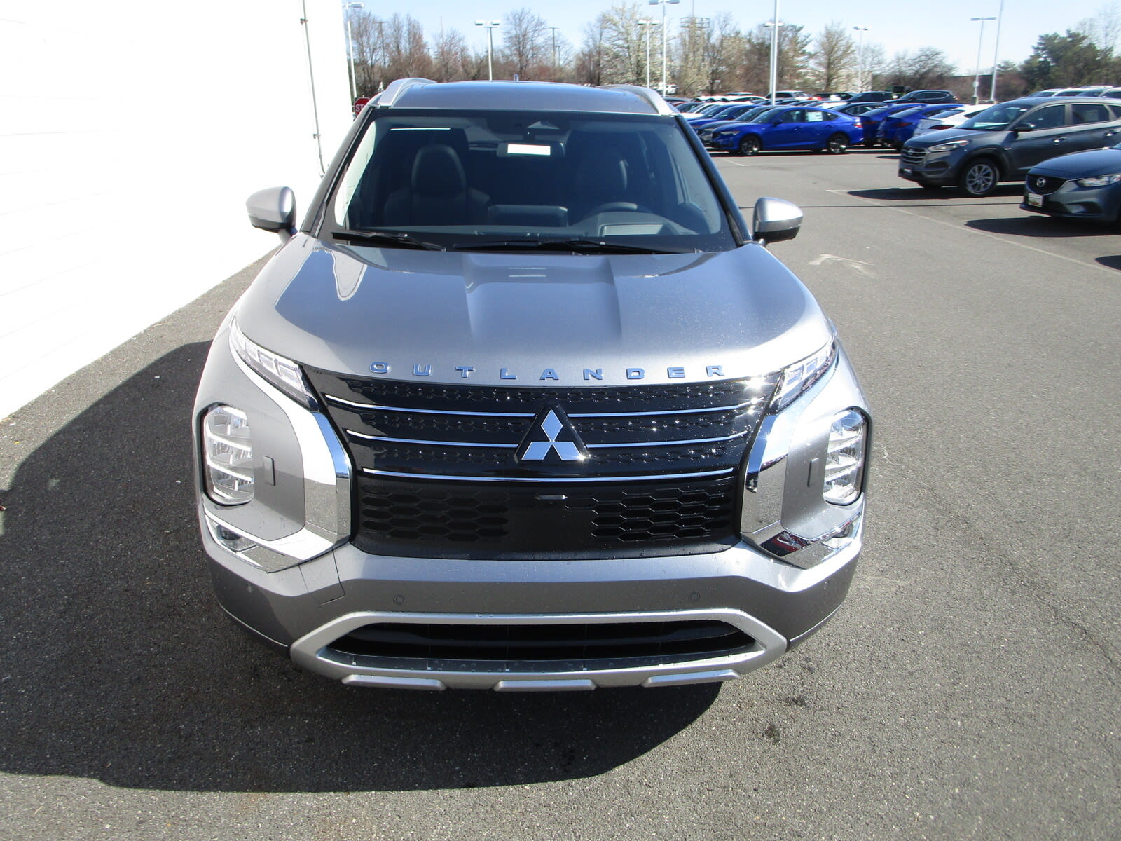 2023 Mitsubishi Outlander PHEV SEL photo 2