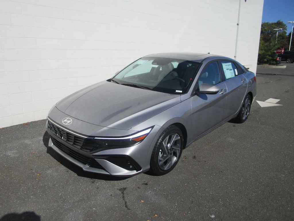 New 2025 Hyundai Elantra Limited Sedan