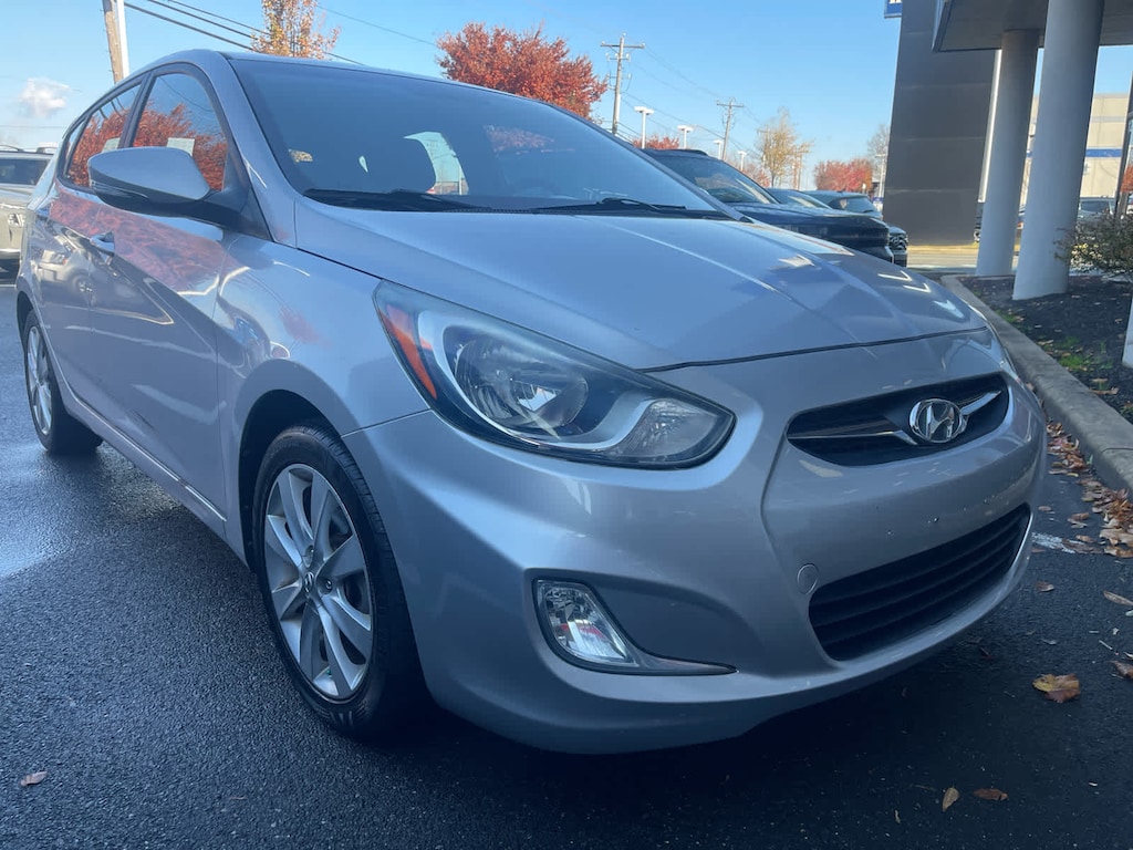 Used 2013 Hyundai Accent SE Hatchback