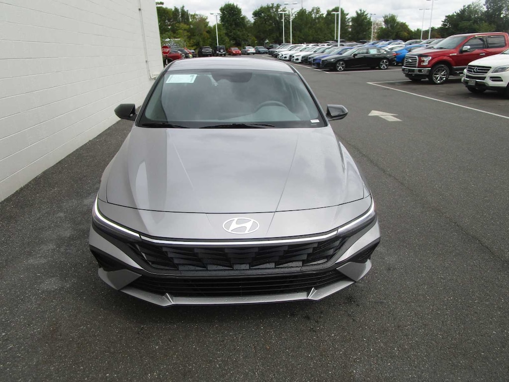 New 2025 Hyundai Elantra SEL Sport Sedan