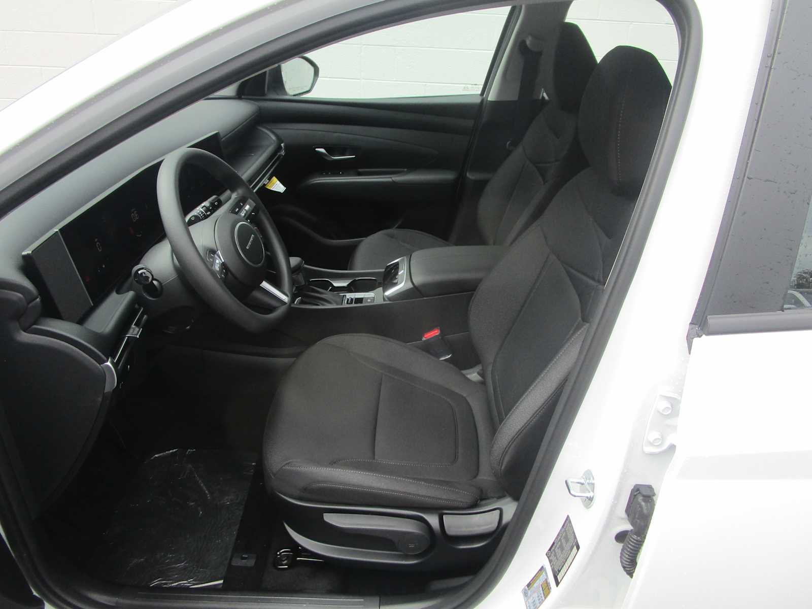 2026 Hyundai Tucson SE - Photo 12