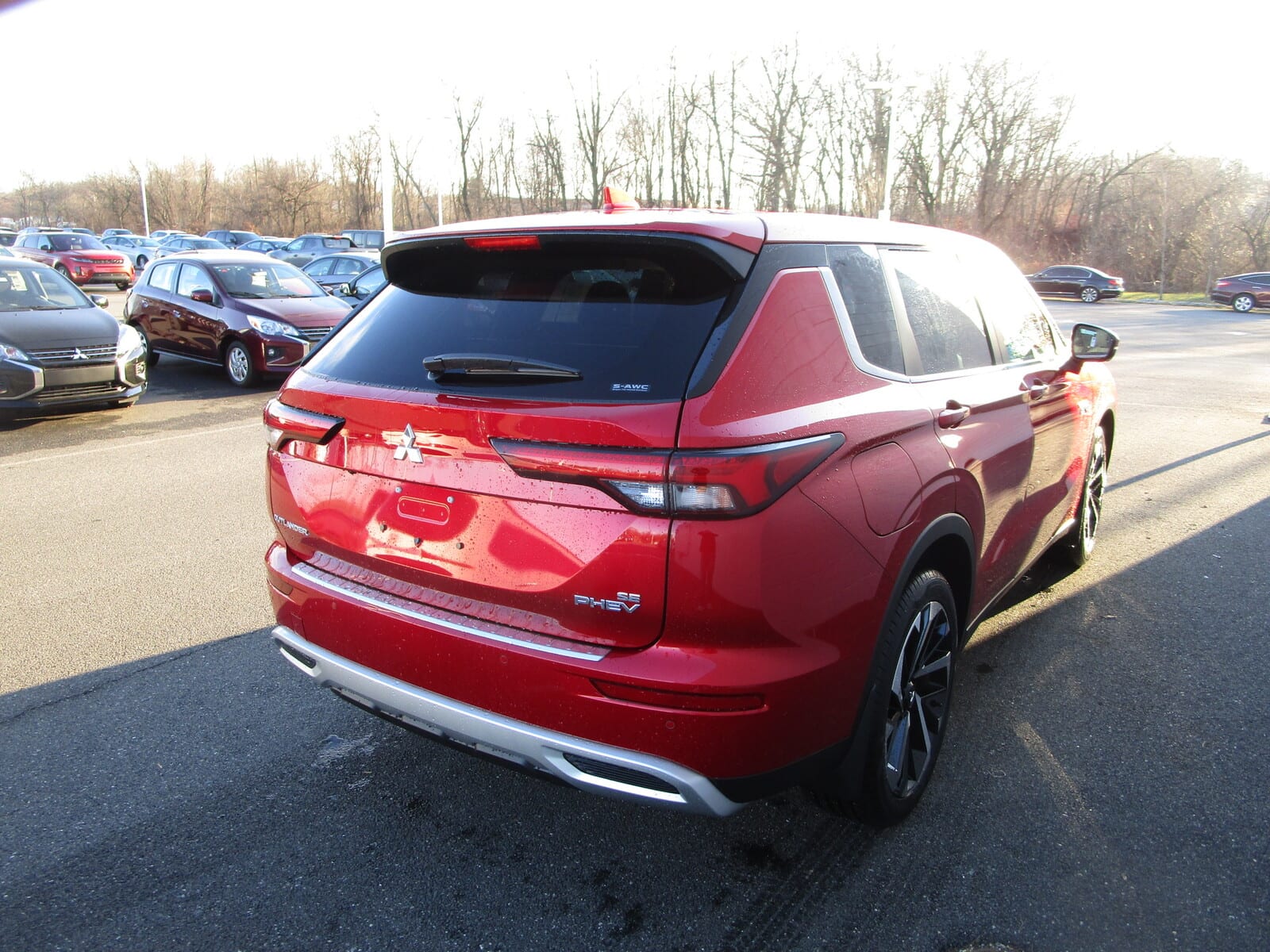 2023 Mitsubishi Outlander PHEV SE photo 4