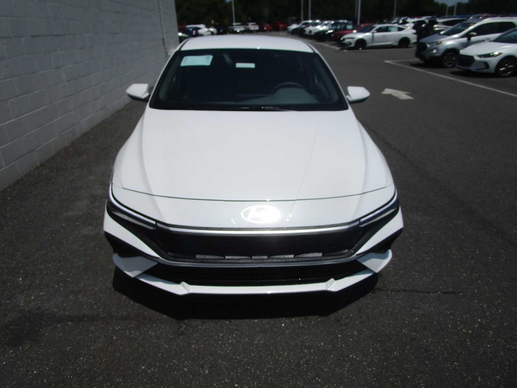 New 2026 Hyundai Elantra SE Sedan