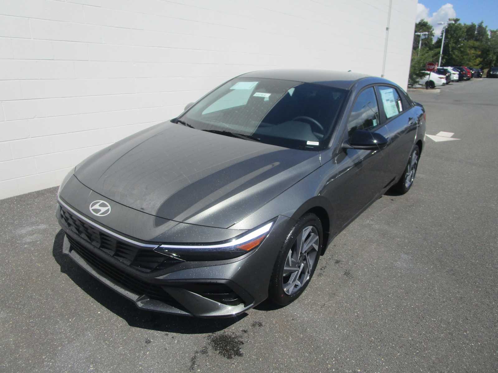 2025 Hyundai Elantra SEL's photo