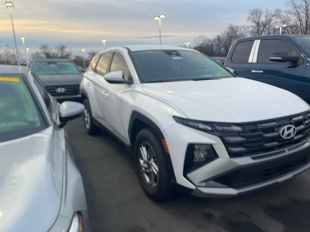 Certified 2025 Hyundai Tucson SE SUV
