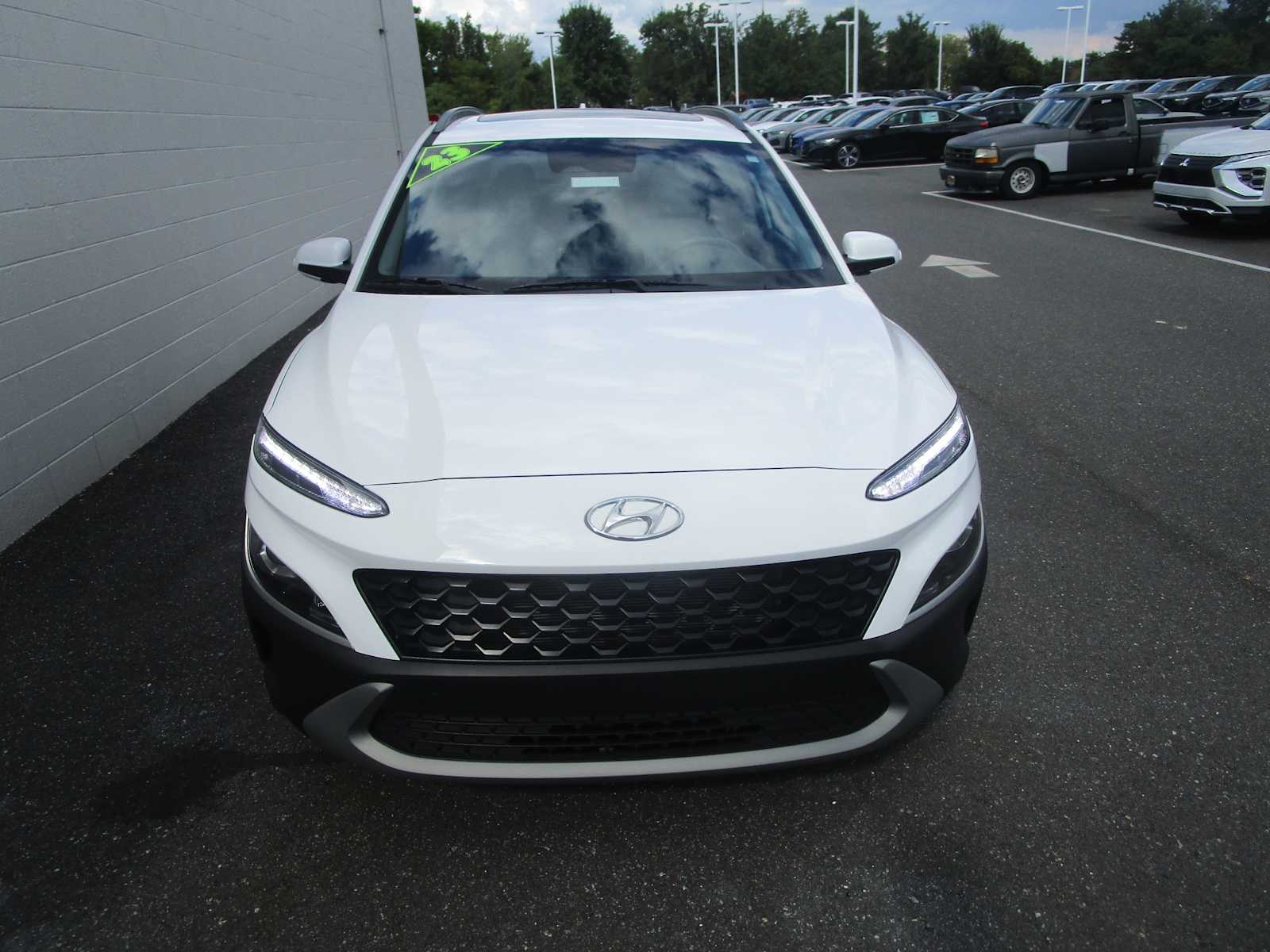 2023 Hyundai Kona SEL photo 2