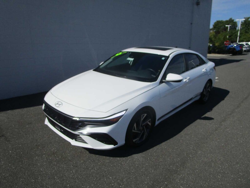 Certified 2025 Hyundai Elantra SEL Convenience Sedan