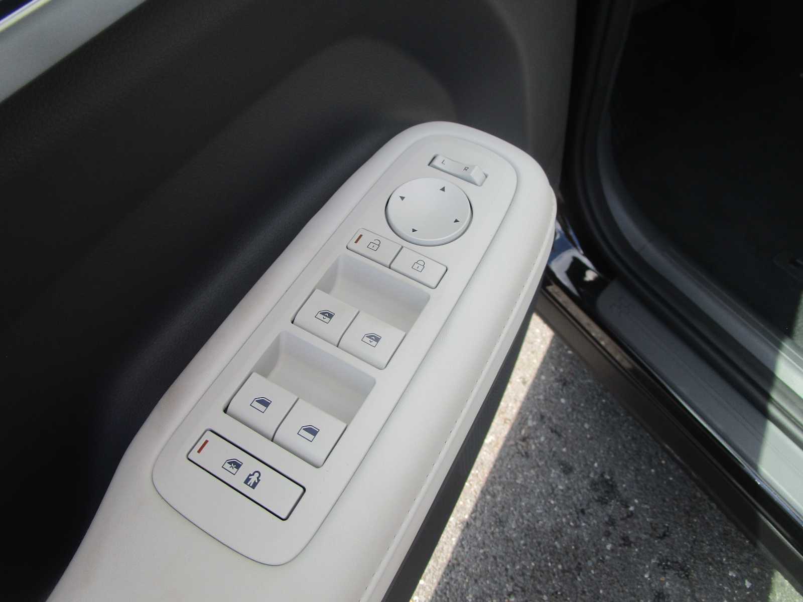 2026 Hyundai Santa Fe SEL - Photo 13