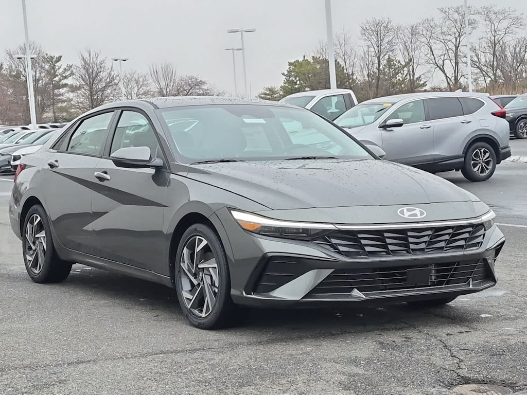 New 2026 Hyundai Elantra Hybrid Limited Sedan