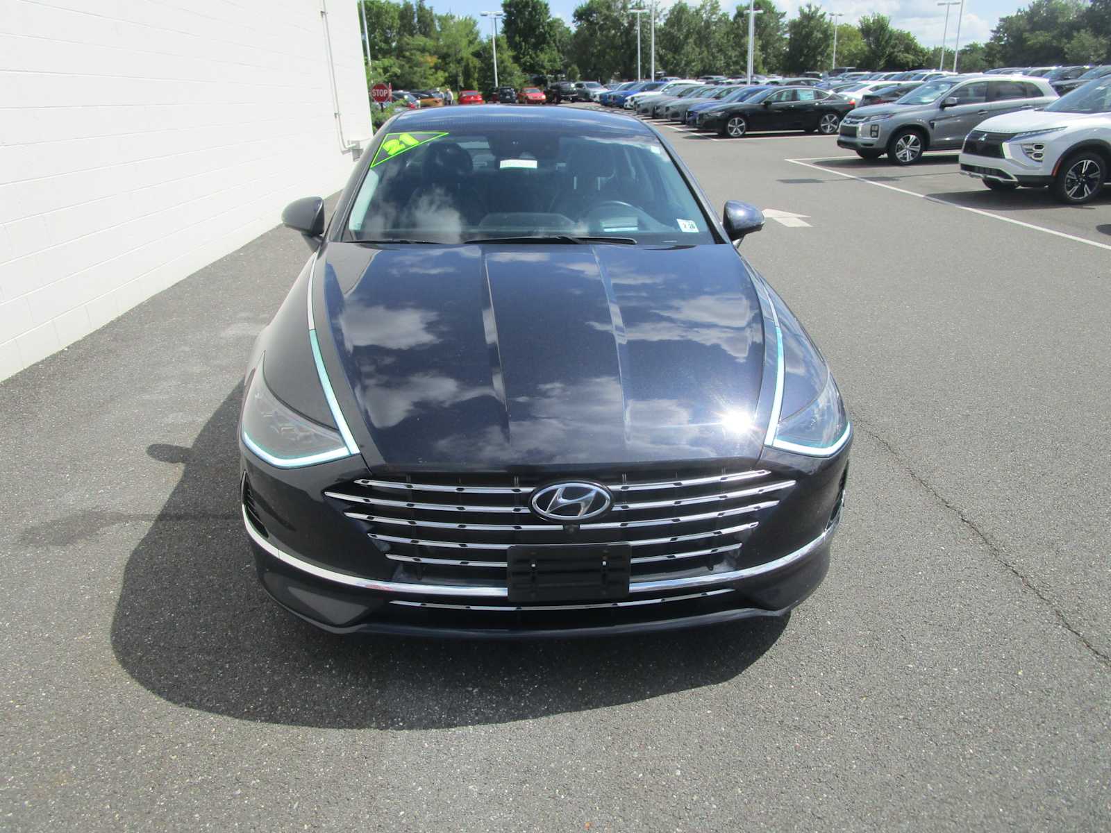 2021 Hyundai Sonata Hybrid Limited photo 2