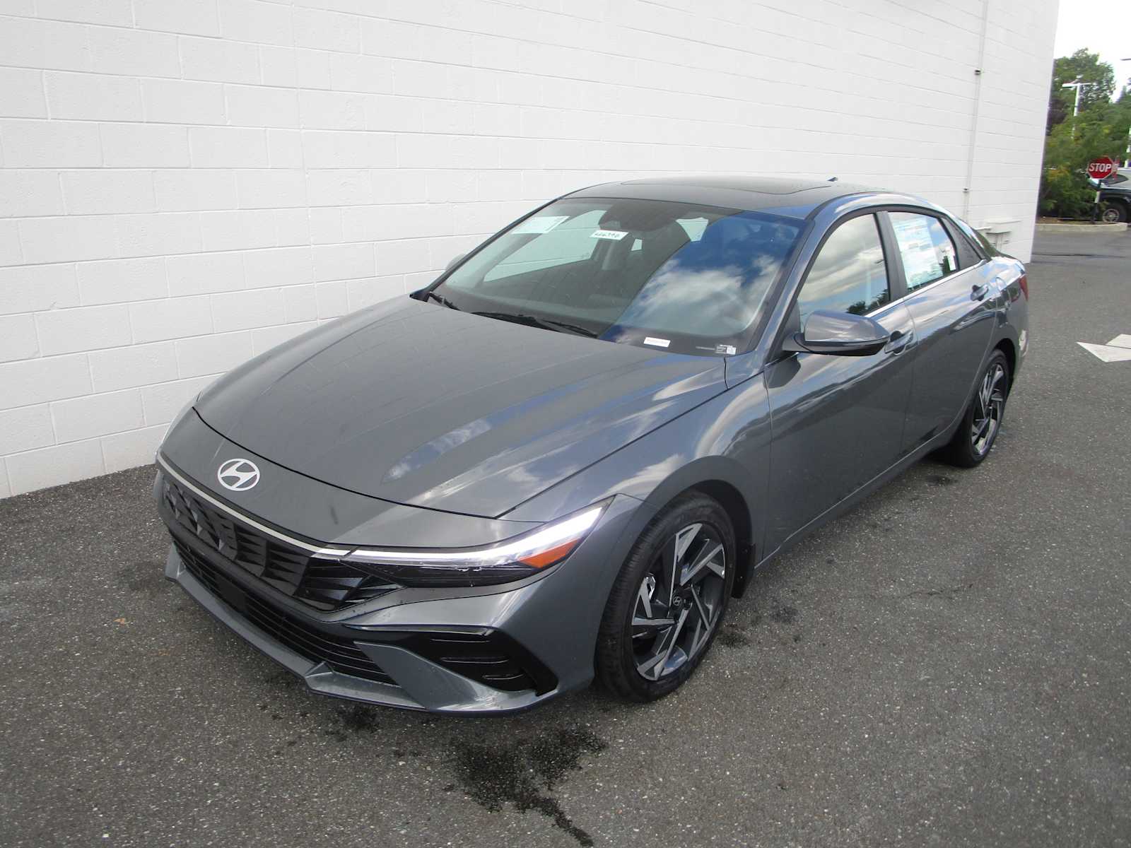 New 2026 Hyundai Elantra Limited Sedan