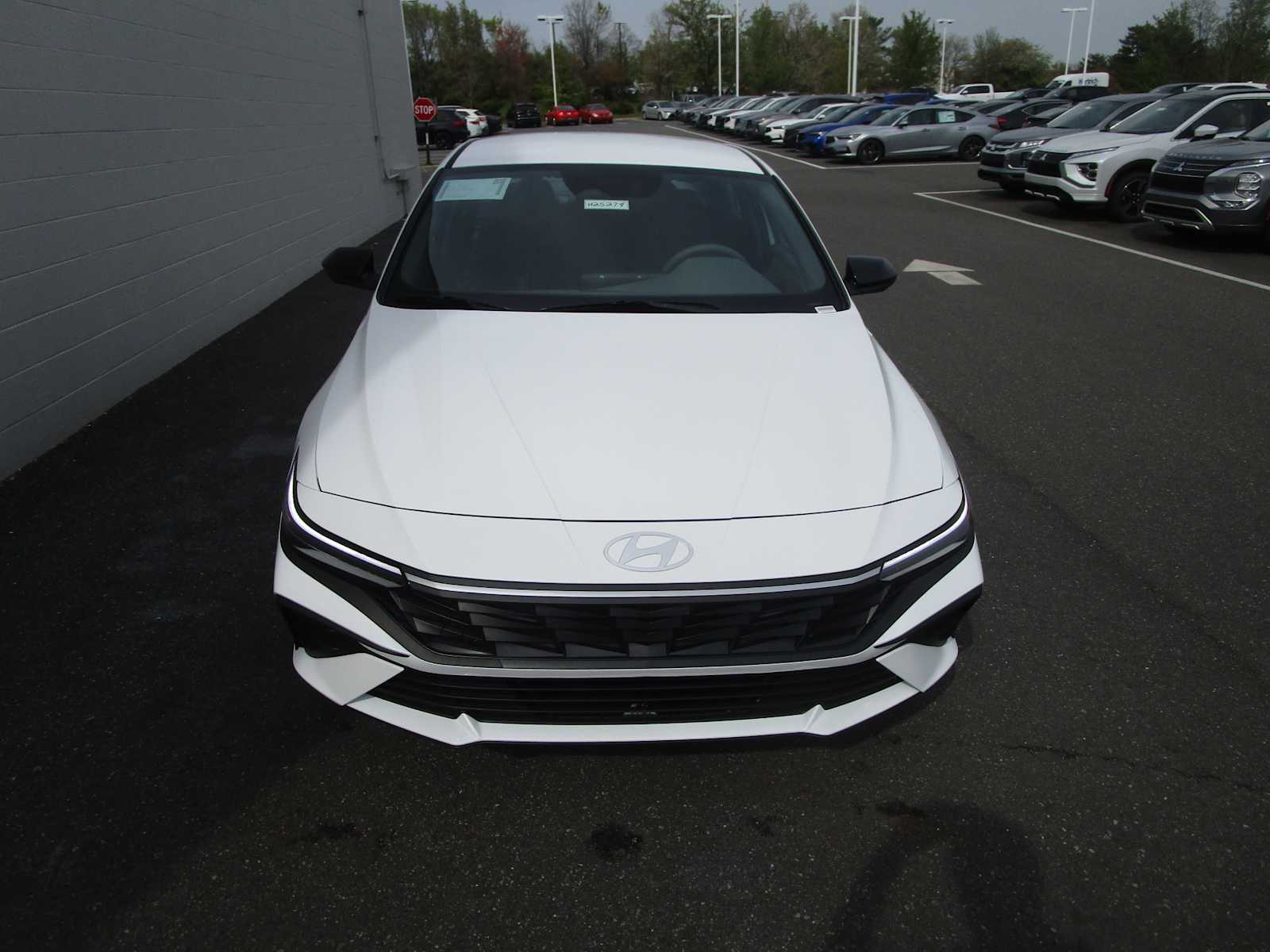 2025 Hyundai Elantra Hybrid SEL Sport photo 2