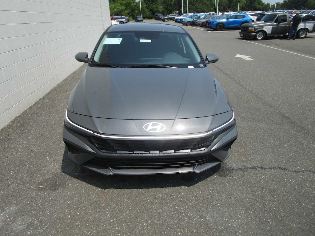 New 2026 Hyundai Elantra SE Sedan
