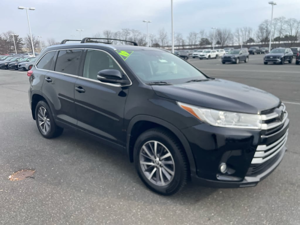 Used 2019 Toyota Highlander XLE V6 SUV
