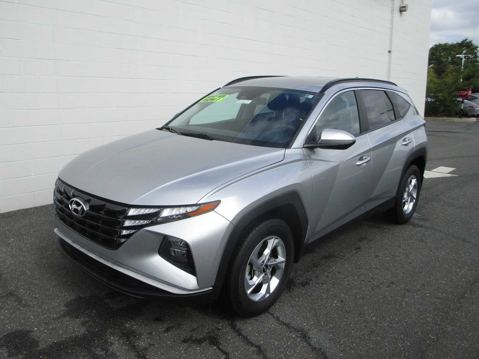 Shimmering Silver 2022 Hyundai Tucson SUV / Crossover All-Wheel Drive Automatic