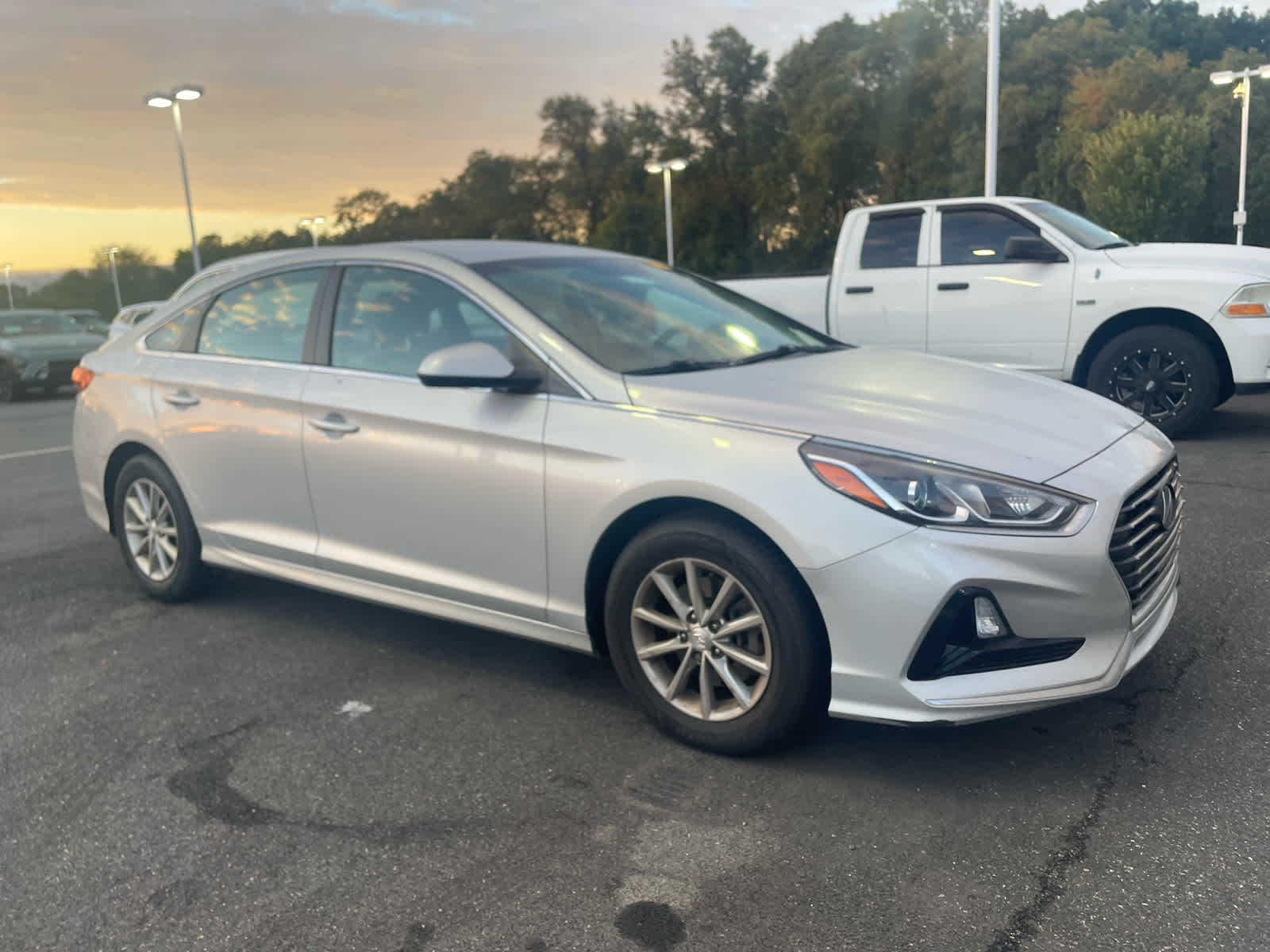 2019 Hyundai Sonata SE photo 3