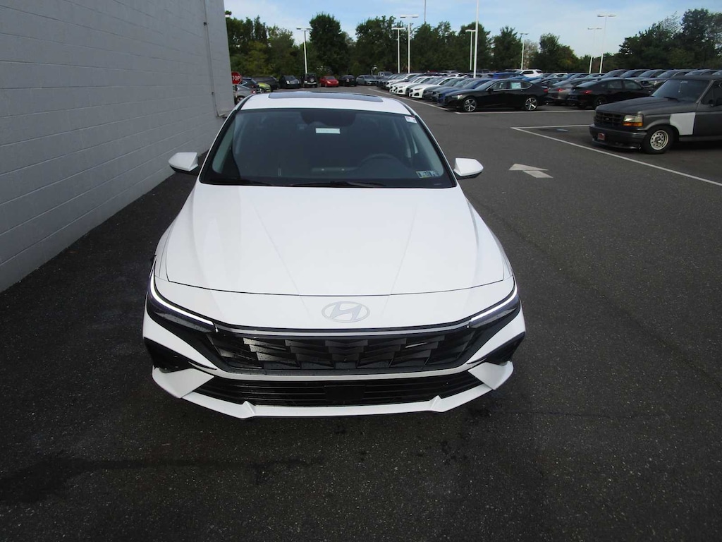 New 2025 Hyundai Elantra SEL Convenience Sedan