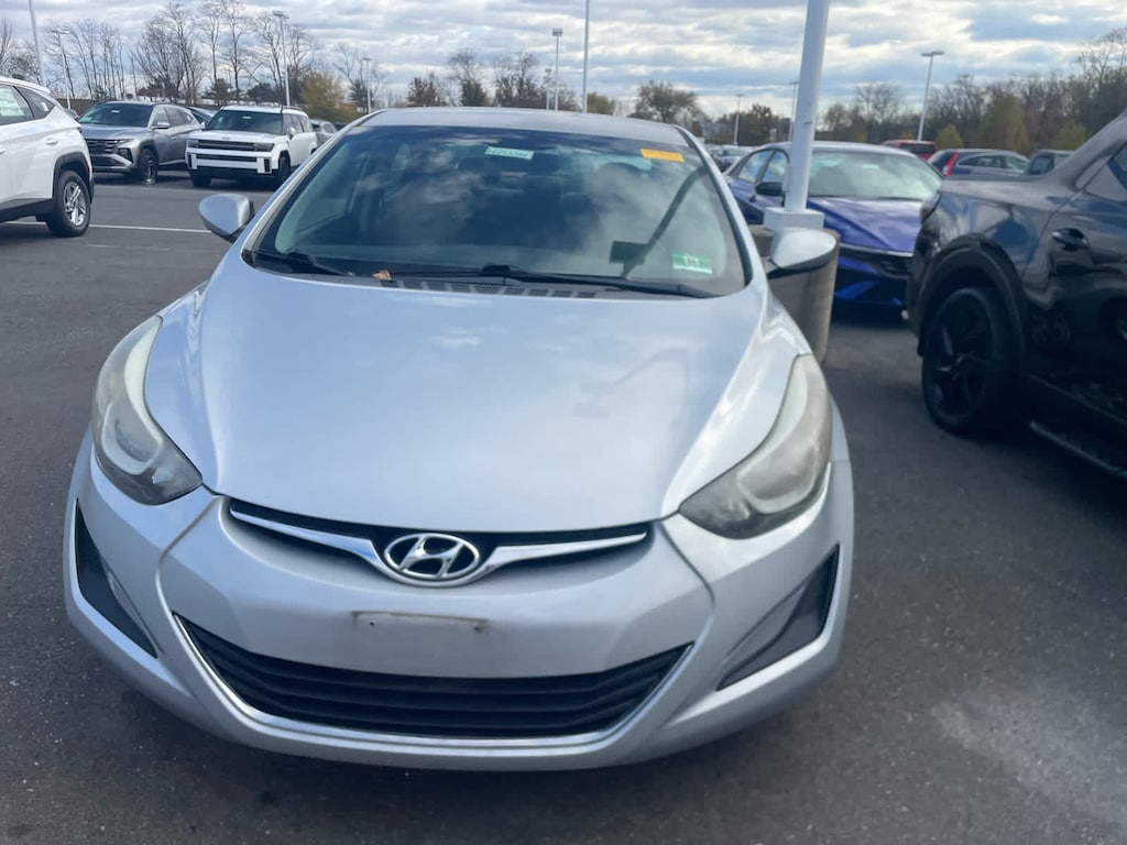 Used 2014 Hyundai Elantra SE Sedan