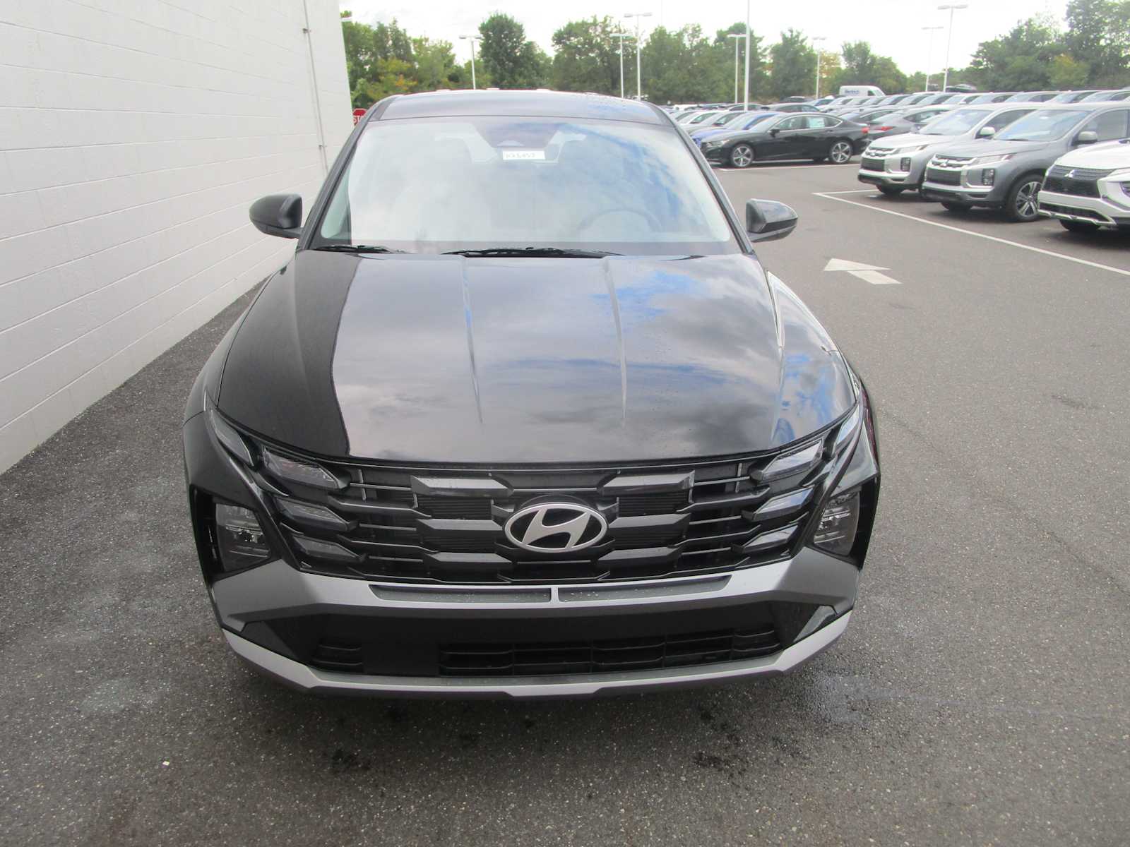2025 Hyundai Tucson SE photo 2