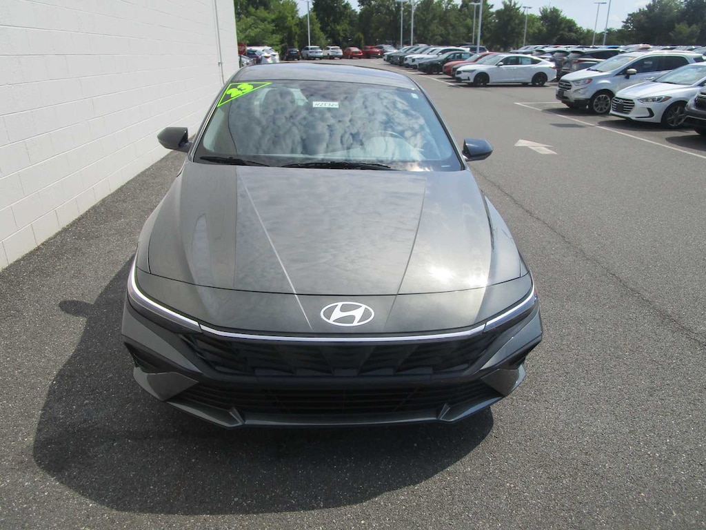 Certified 2025 Hyundai Elantra Hybrid SEL SPORT SULEV SDN DCT Sedan