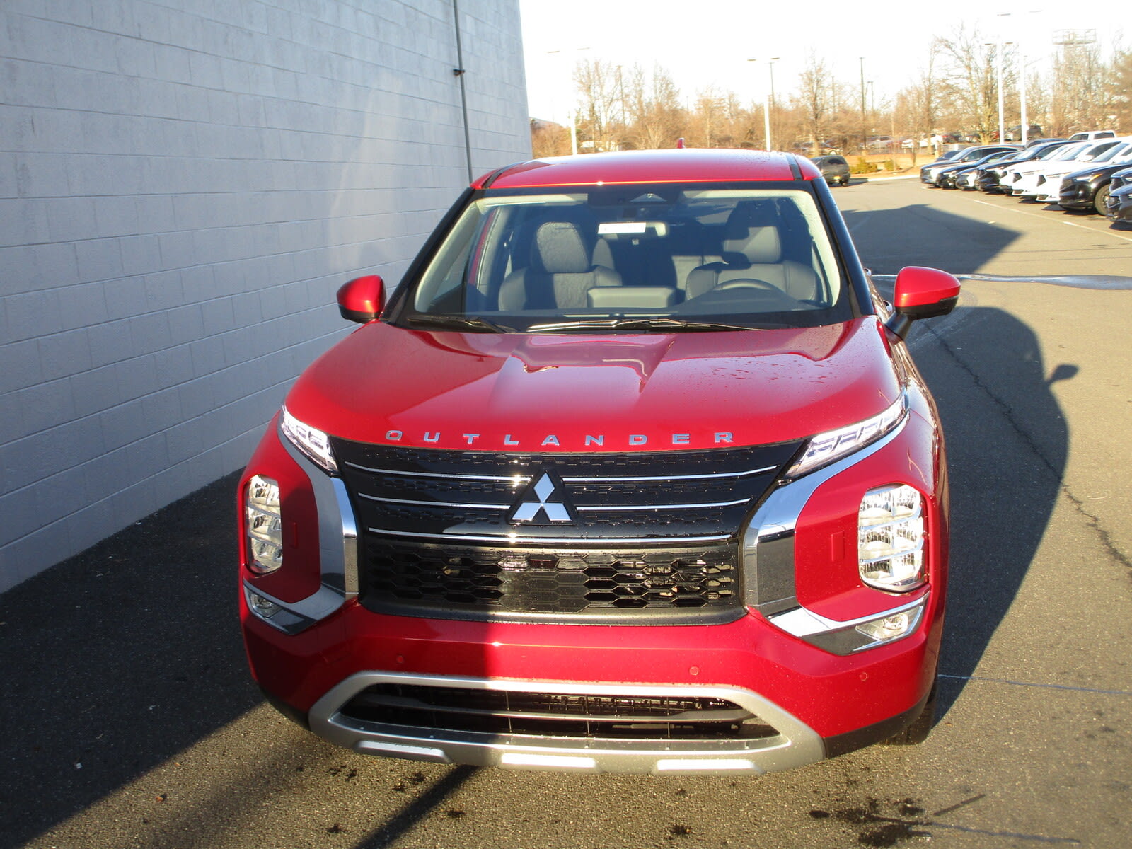 2023 Mitsubishi Outlander PHEV SE photo 2