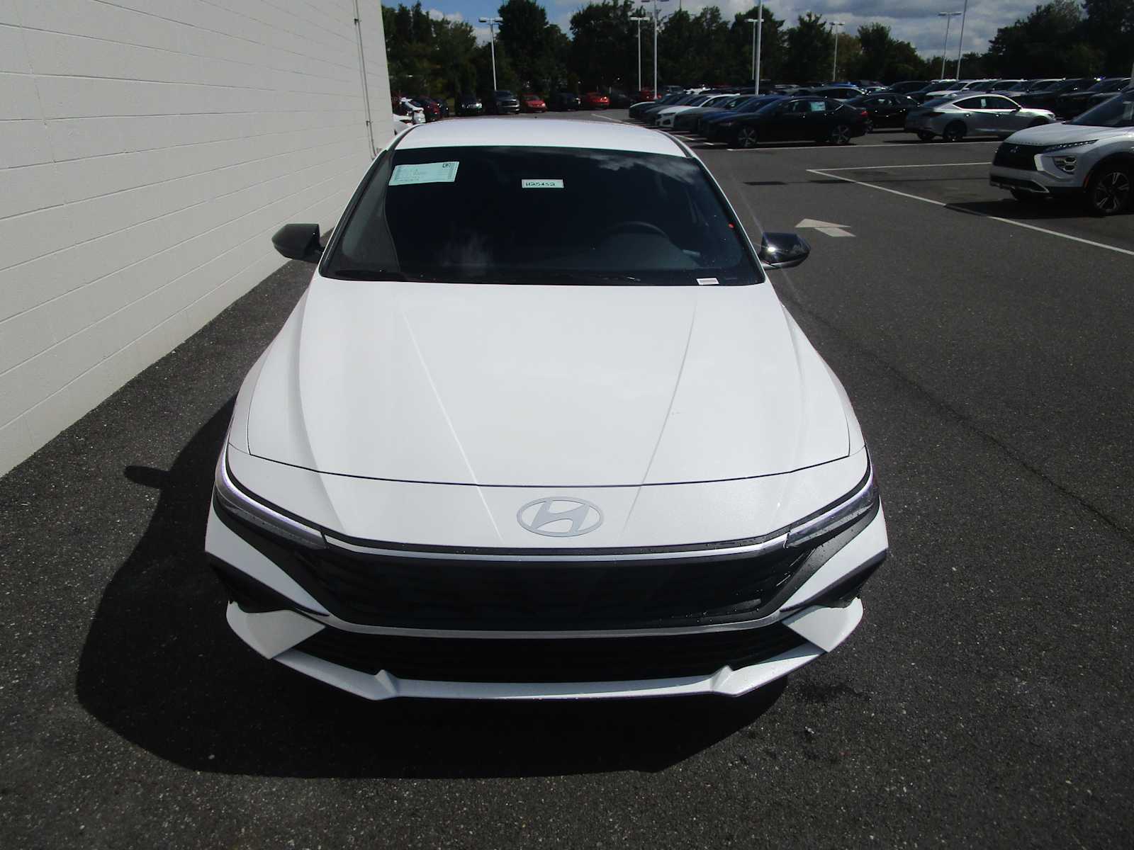 2025 Hyundai Elantra SEL Sport photo 2