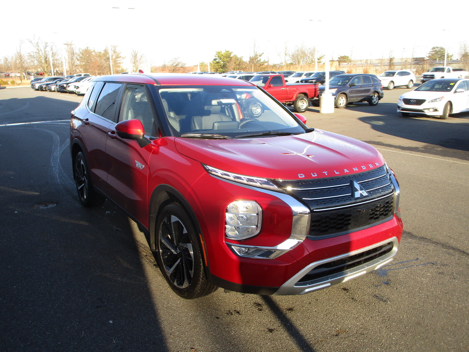 2023 Mitsubishi Outlander PHEV SE photo 3