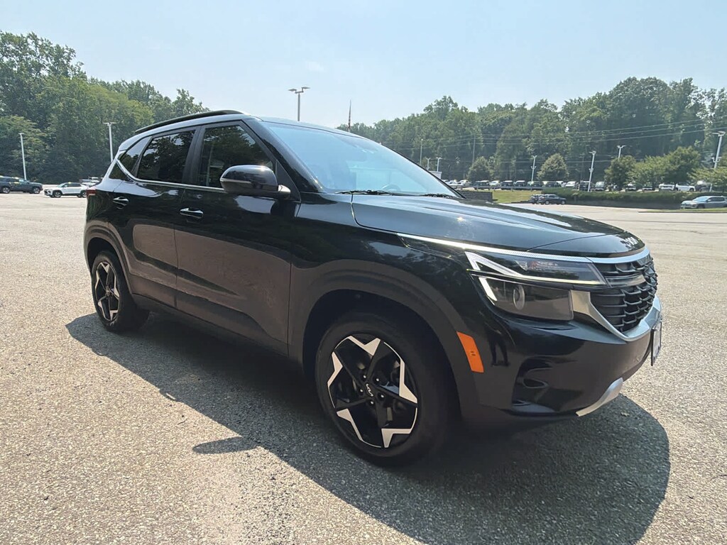 Used 2024 Kia Seltos EX SUV