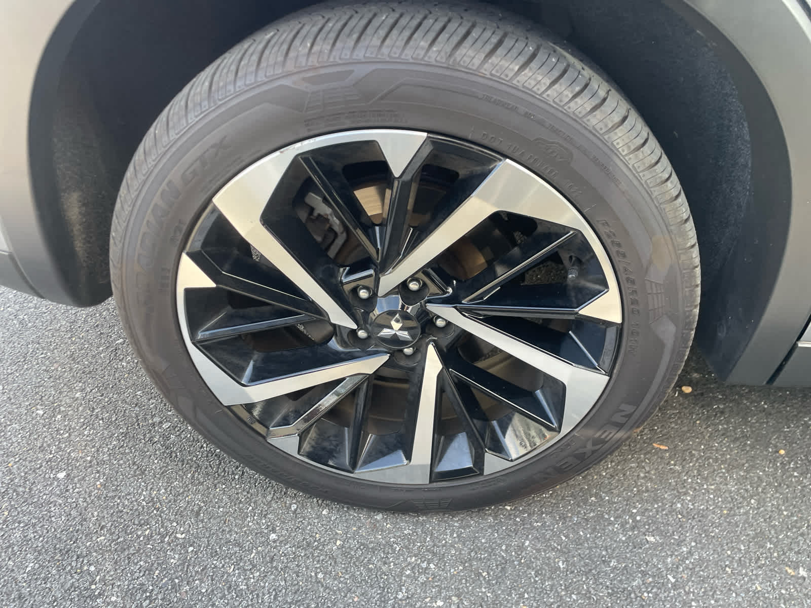 2023 Mitsubishi Outlander PHEV SE photo 2
