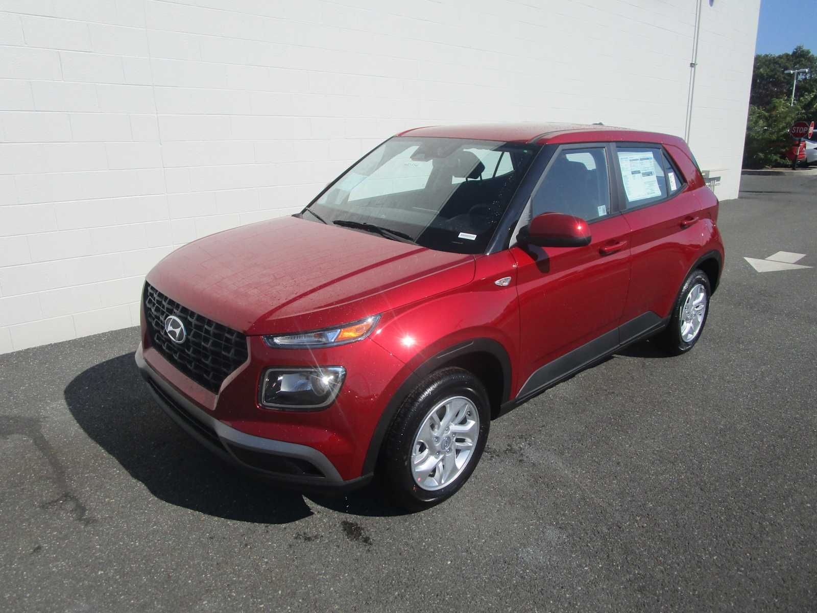 2025 Hyundai Venue SE's photo