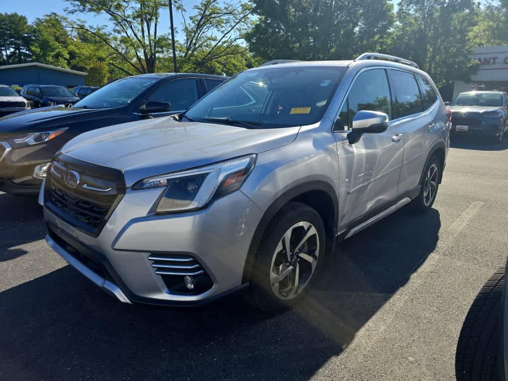2023 Subaru Forester Touring's photo
