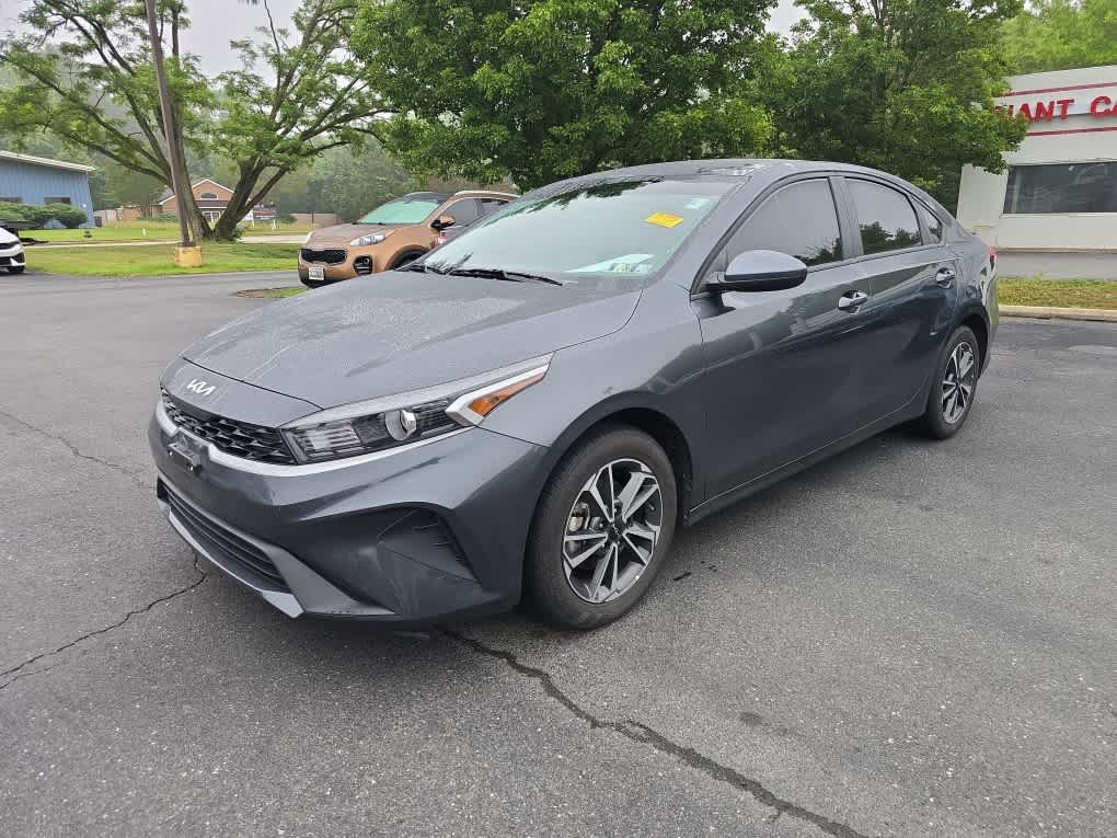 2024 Kia Forte LXS AT's photo