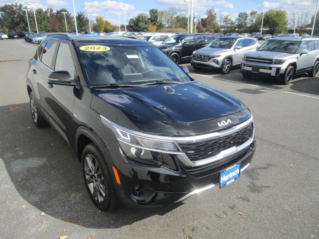 Used 2023 Kia Seltos S IVT AWD